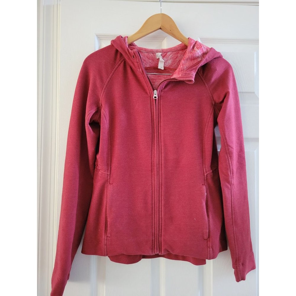 Lululemon athletica Womens Red hoodie Jacket size 6 yoga tiny flaw